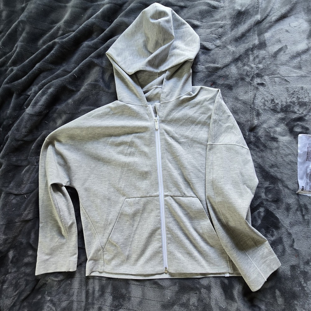 Lululemon Zip Up Light Gray Light Weight Sz 4 Hooded Workout Active Wear Jacket